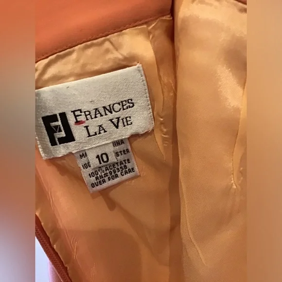 Women’s 2pc Frances La Vie suit with skirt Sz 10 peach 🍑 colored - Picture 3 of 6